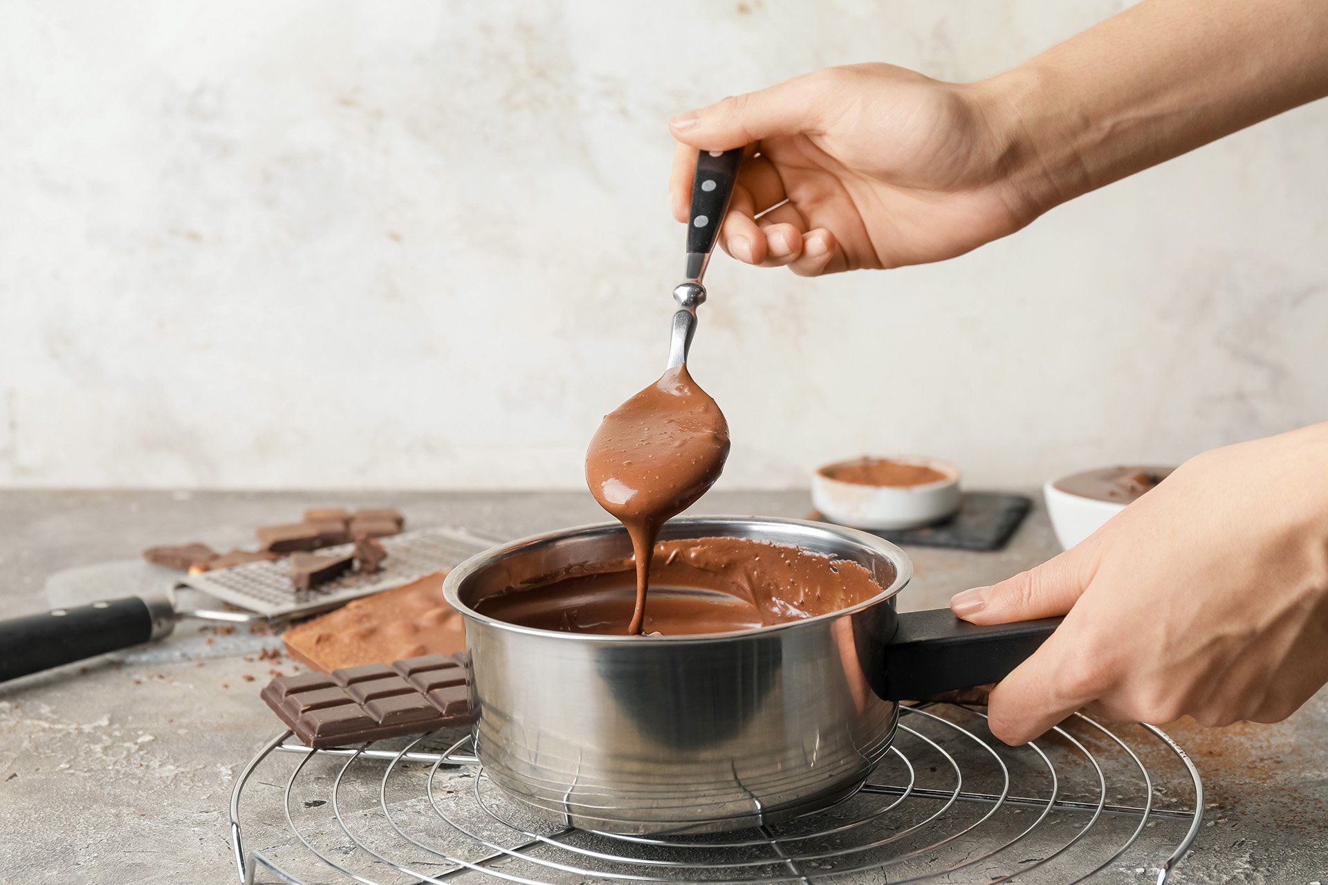 Olla con chocolate derretido